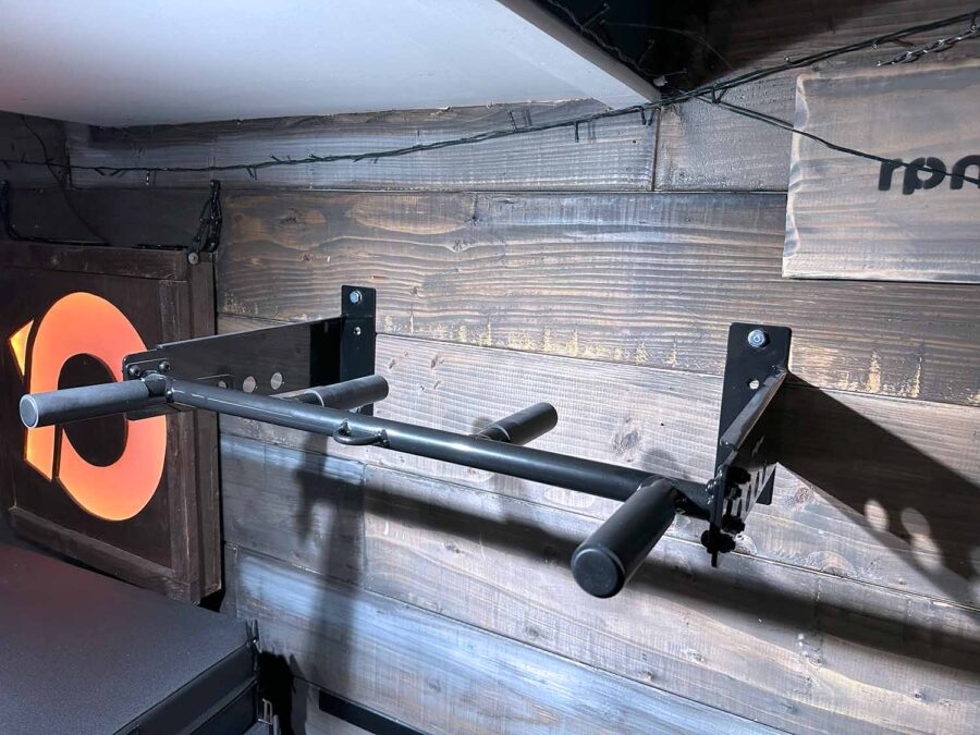 Wall Mounted Pull Up Bar